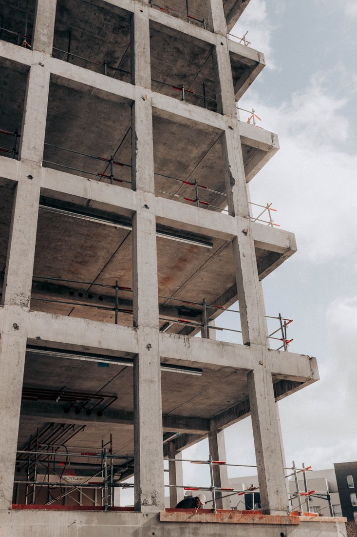 Exposed concrete columns and slabs during building construction